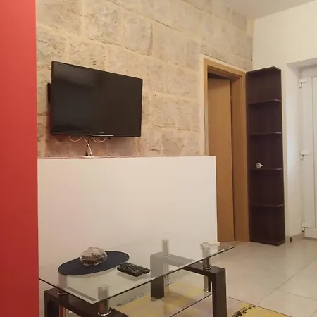 Charming Little Apartment Komaji