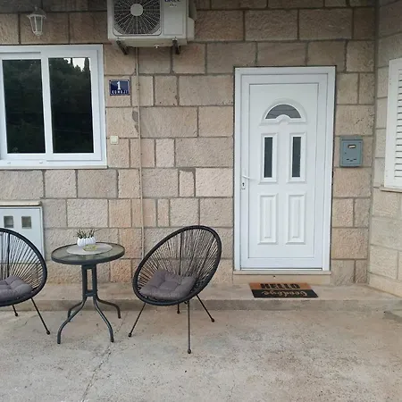 Charming Little Apartment *