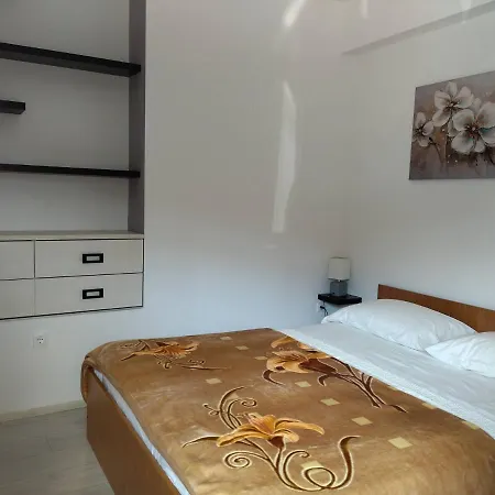 Apartment Charming Little Apartment Komaji